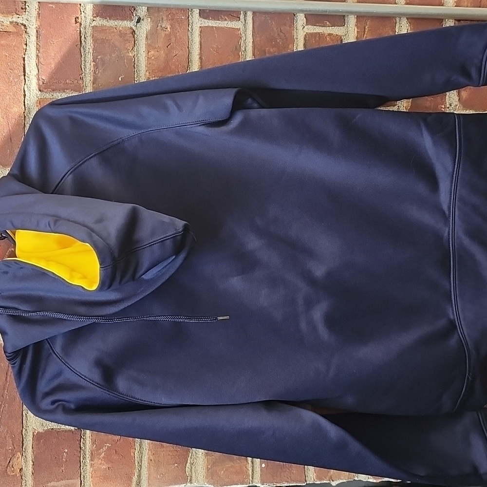 University of Michigan pullover hoodie. - Picture 2 of 4